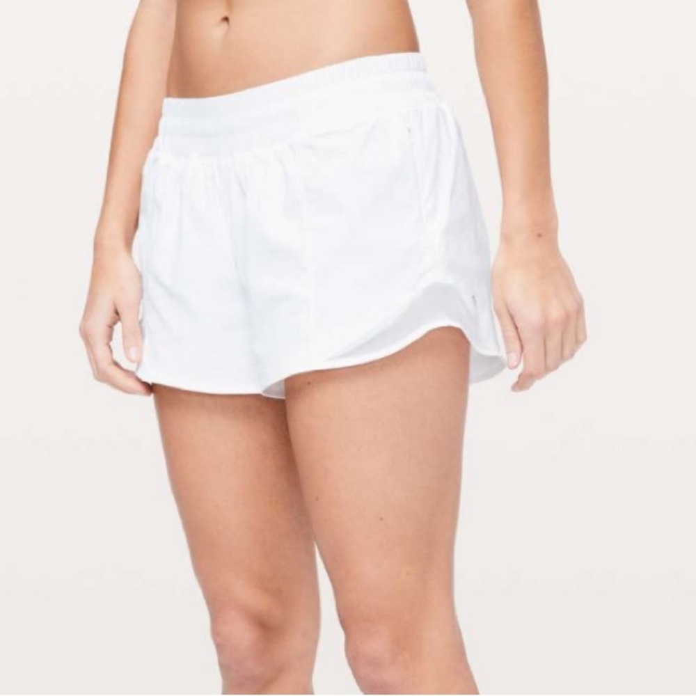 Lululemon Hotty Hot Short I| *Long
4" Size 6 White‎